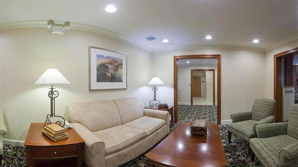 Comfort Inn & Suites Savannah Bagian luar foto